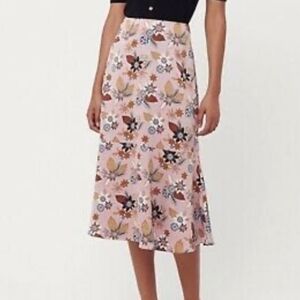 💘 Loft Floral Fluted Midi Skirt